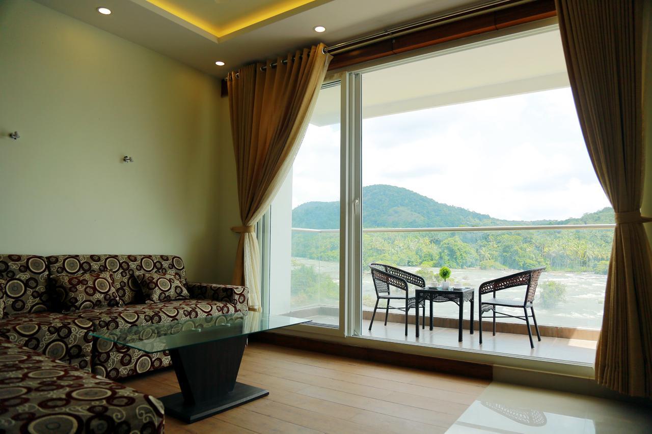 Athirapilly River Resort Athirappilly Exterior photo
